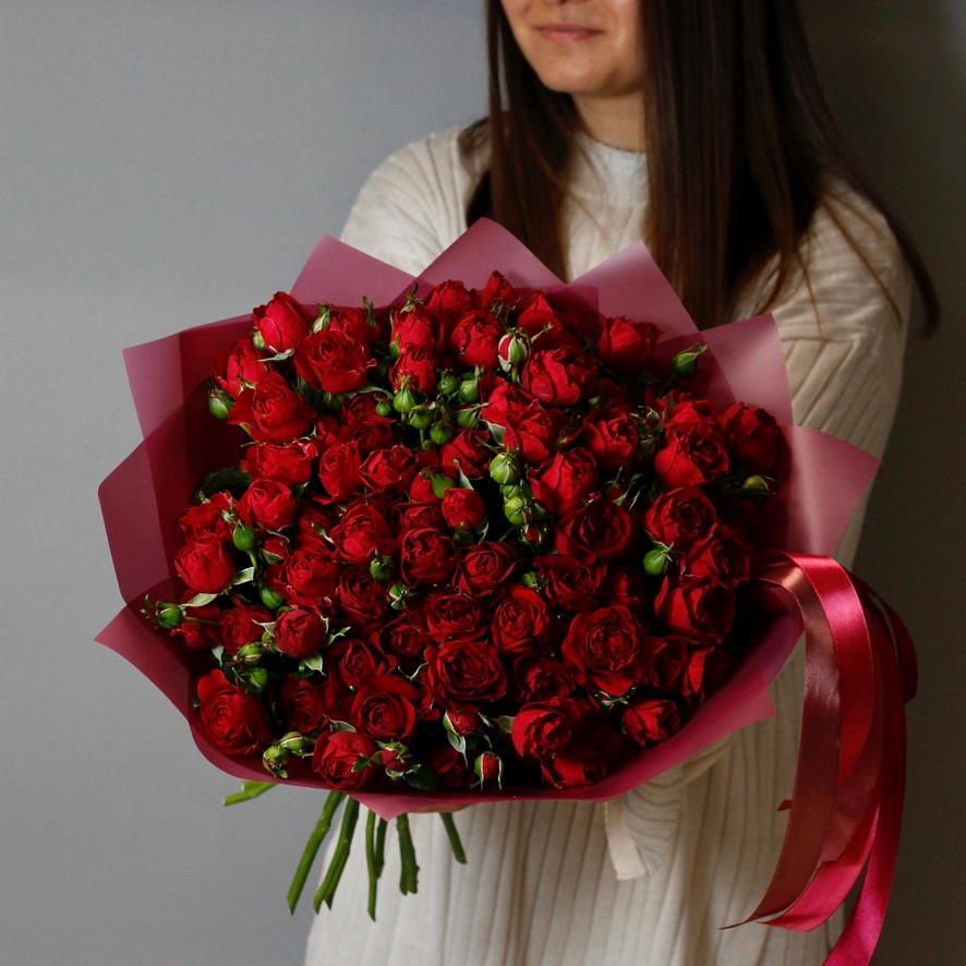 Алые Кустовые Розы